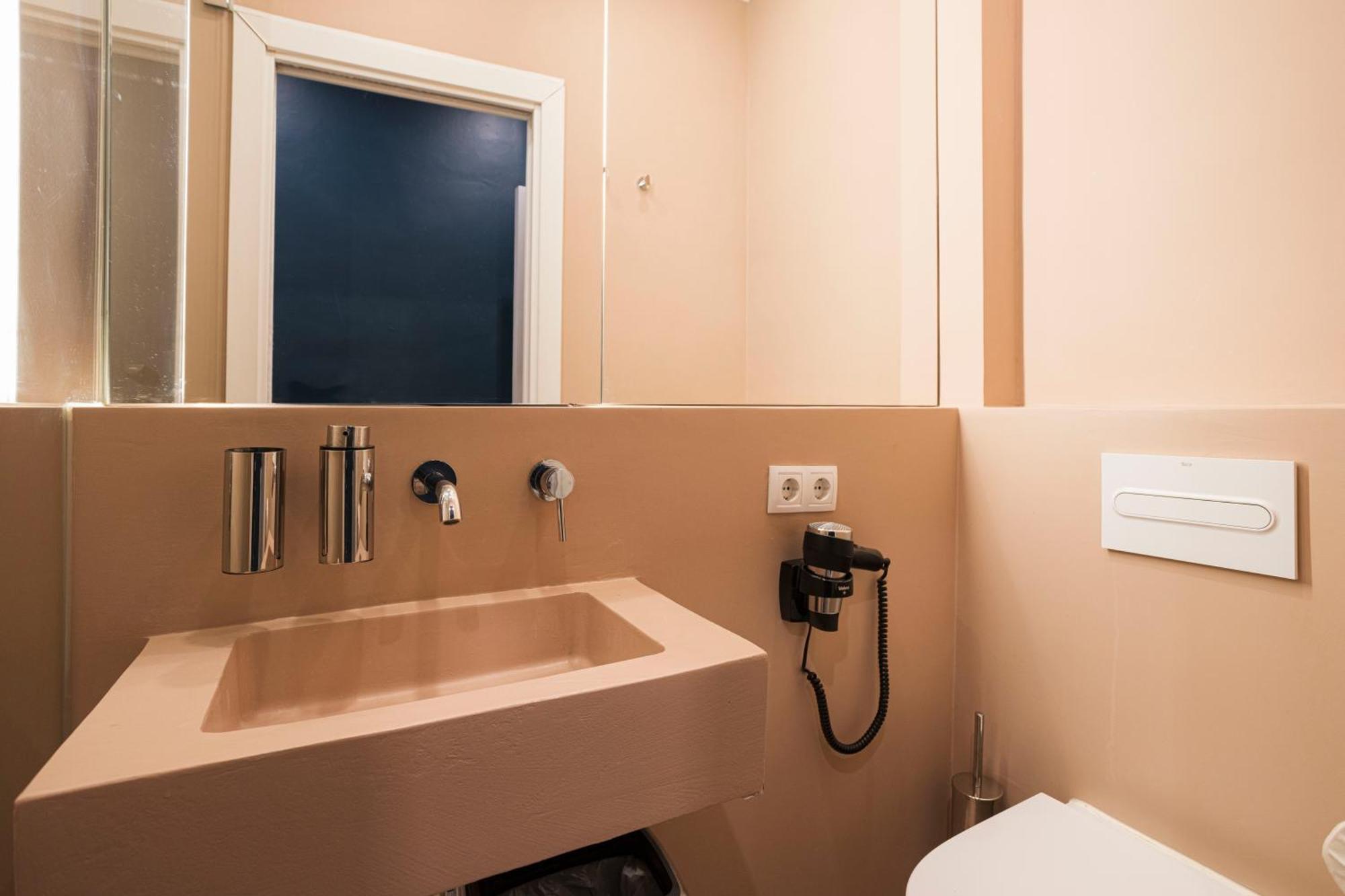Hostal Sol Y K برشلونة المظهر الخارجي الصورة